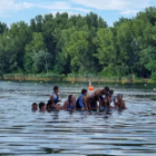Po skončení M-DKB Terka nafúkala SUP a pretekári sa na ňom vybláznili. 